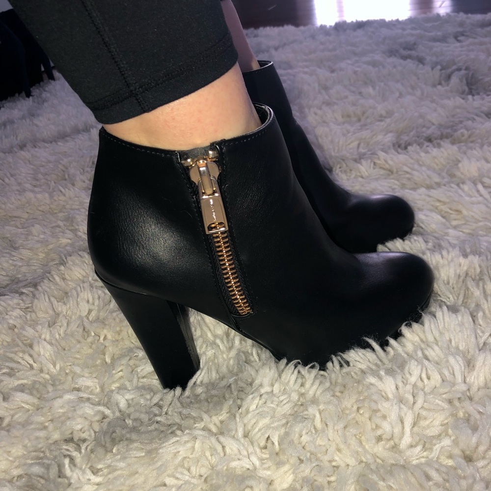 Juicy couture ankle buckle booties 7.5